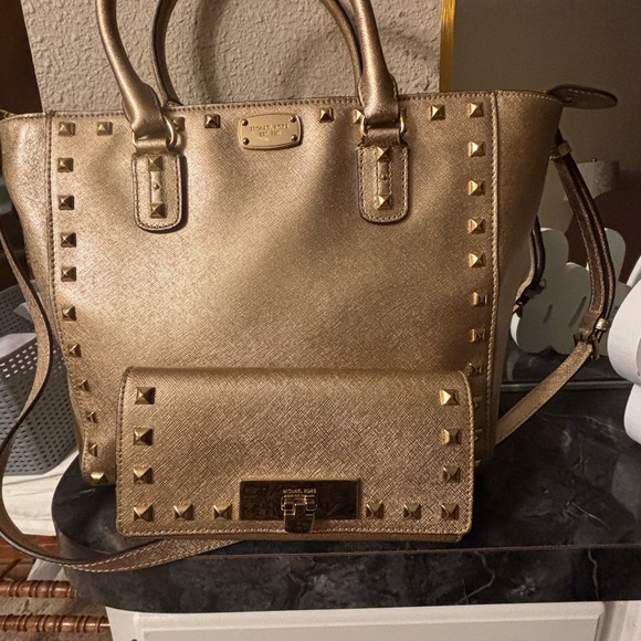 Michael Kors Gold Studded Women's Bag Set - Picture 7 of 14